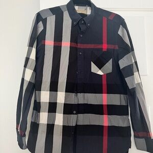 Men Burberry Button Down Short